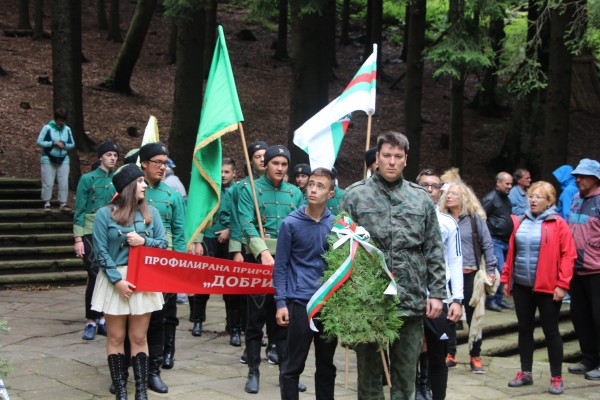 За поредна година ученици тръгнаха по стъпките на Хаджи Димитър