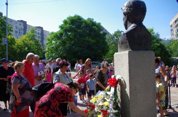 Казанлък се поклони пред Апостола на Свободата