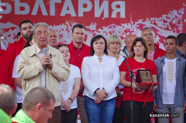 Оставка и предсрочни избори поискаха социалистите на Бузлуджа / Видео