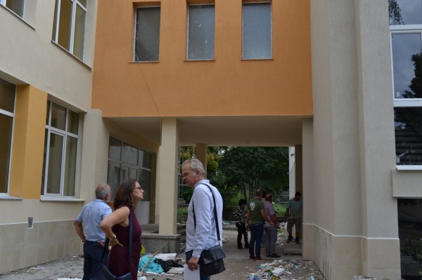 Среща за напредъка по ремонта на СУ „Екзарх Антим I“