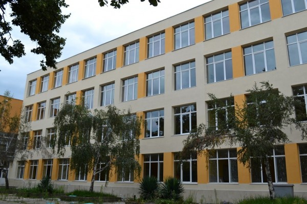 Среща за напредъка по ремонта на СУ „Екзарх Антим I“