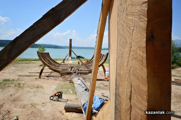 Древният тракийски кораб „Севт“ вече е в процес на строеж