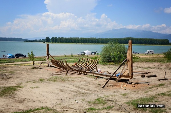 Древният тракийски кораб „Севт“ вече е в процес на строеж
