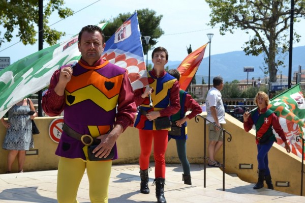 Делегация от Казанлък гостува на Празника на жасмина в Грас