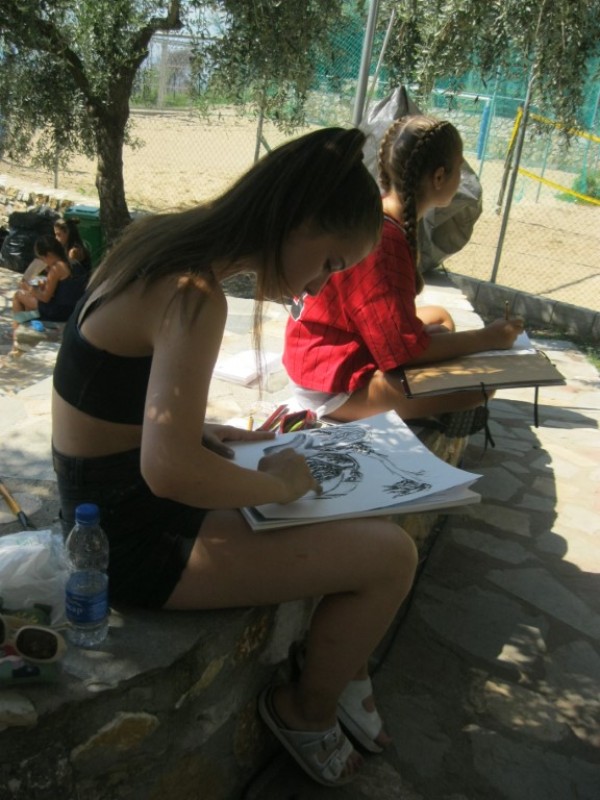 За втора година художниците на “Арт линия“ рисуваха в Гърция