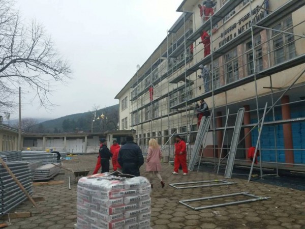 Нов живот за едно от най-старите училища 