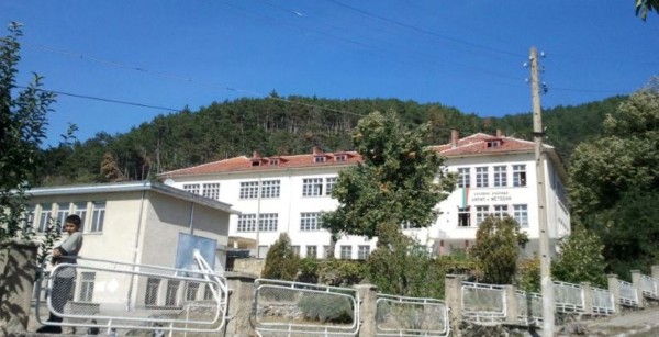 Нов живот за едно от най-старите училища 