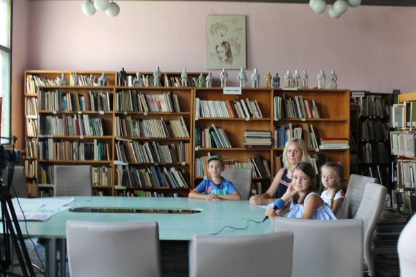 Творчески ателиета обучават деца и младежи в библиотека “Искра“