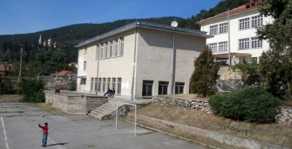 Нов живот за едно от най-старите училища 