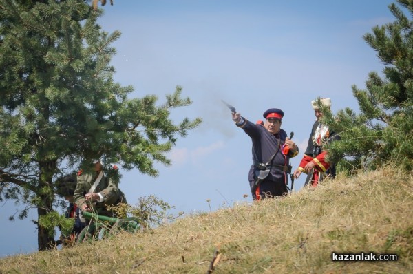 Румен Радев на Шипка: Вие давате урок по история на цяла България