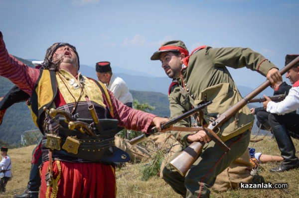 Румен Радев на Шипка: Вие давате урок по история на цяла България