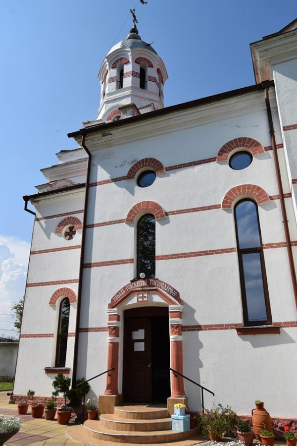 Събират средства за реставрация на храма в Павел баня