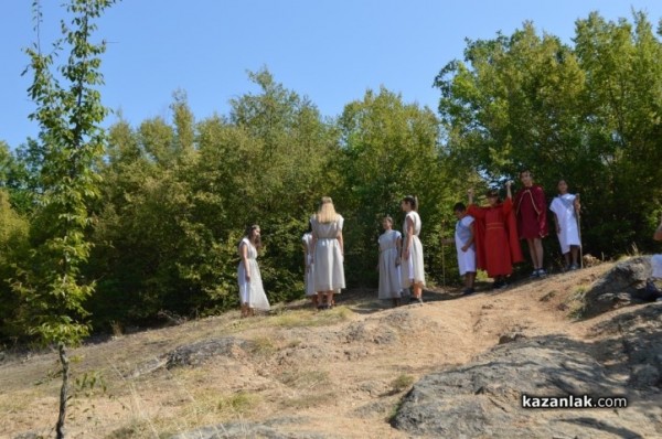 Походът на мълчанието до Мегалита в Бузовград се превърна в Първи поход до Ранносредновековната църква на Бузово кале