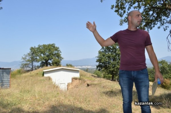 Походът на мълчанието до Мегалита в Бузовград се превърна в Първи поход до Ранносредновековната църква на Бузово кале