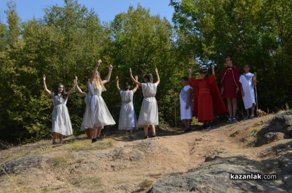 Походът на мълчанието до Мегалита в Бузовград се превърна в Първи поход до Ранносредновековната църква на Бузово кале