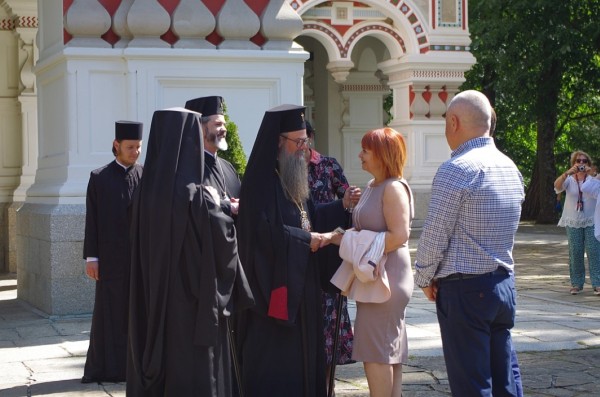 Митрополит Киприан отпразнува именния си ден с литургия в храм-паметника „Рождество Христово“