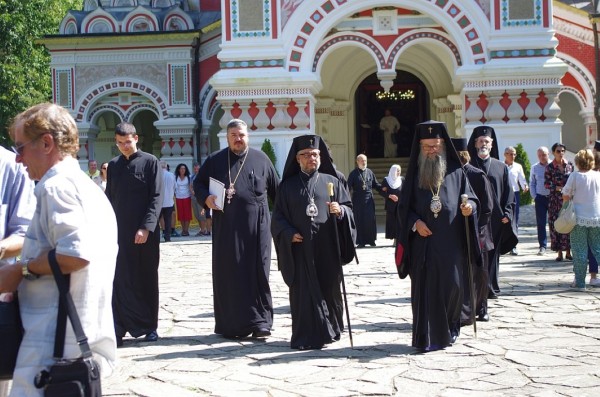 Митрополит Киприан отпразнува именния си ден с литургия в храм-паметника „Рождество Христово“