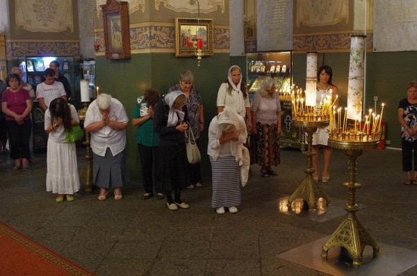 Митрополит Киприан отпразнува именния си ден с литургия в храм-паметника „Рождество Христово“