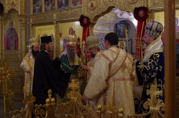 Митрополит Киприан отпразнува именния си ден с литургия в храм-паметника „Рождество Христово“