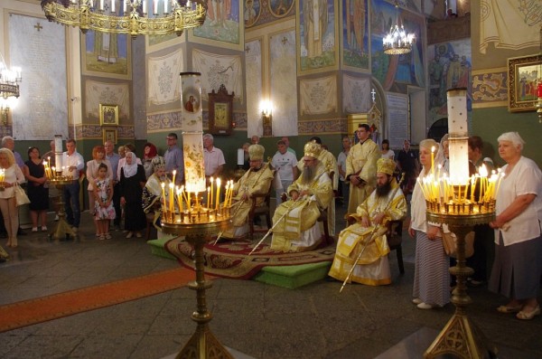 Митрополит Киприан отпразнува именния си ден с литургия в храм-паметника „Рождество Христово“