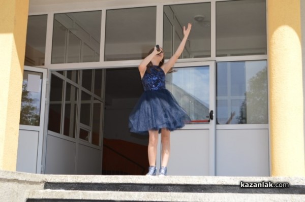 В деня на Съединениeто в Крън празнуват и за новата училищна сграда