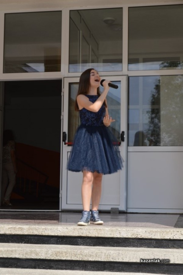 В деня на Съединениeто в Крън празнуват и за новата училищна сграда