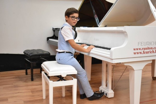 Учениците на Елена Юлиянова поставиха успешен старт на новия творчески сезон