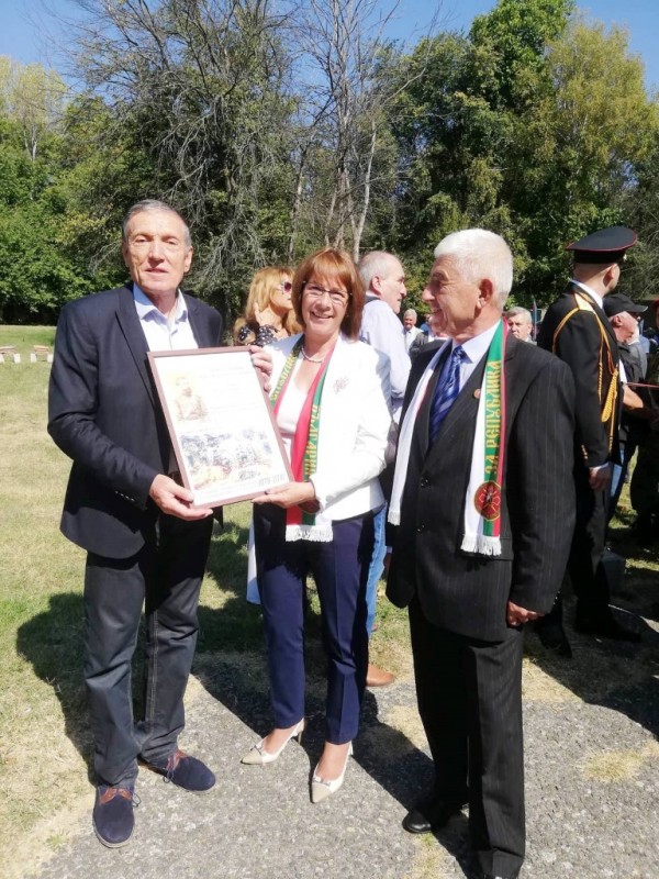 Грамота за почетно членство в СОСЗР за Кмета на Казанлък / Новини от Казанлък