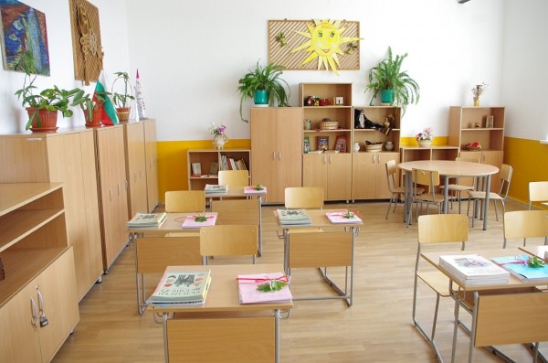 Успешна Нова учебна година на ремонтираното училище в Шипка!