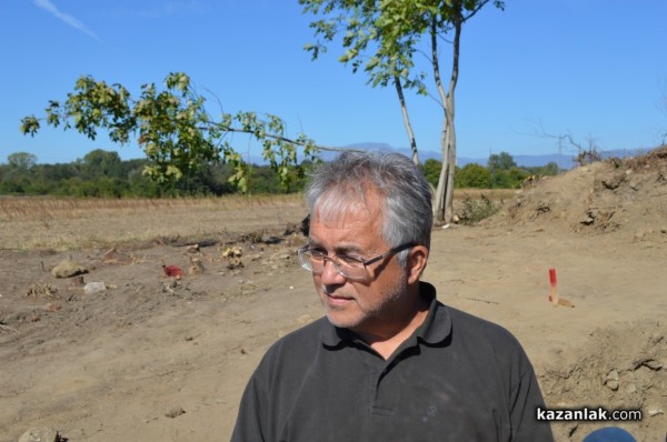 В тракийската гробница край  Розово откриха череп и останки от човешки скелет
