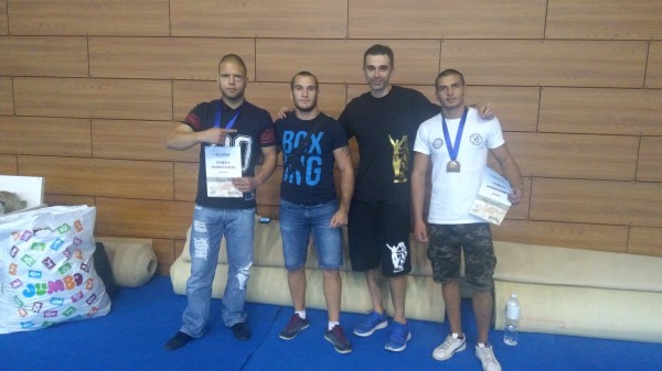 Достоен дебют на Държавно първенство по ММА за младите състезатели на „Спортен клуб Аргус ММА“