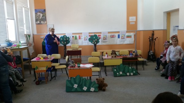 Децата в Енина си спретнаха “Ресторант в гората“