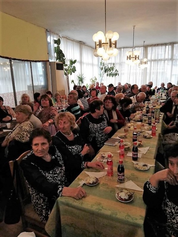 Кметът на Казанлък поздрави пенсионерите от ОПК “Розова долина“