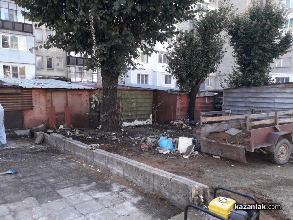 Общината започна премахването на нерегистрирани и неплатени гаражи