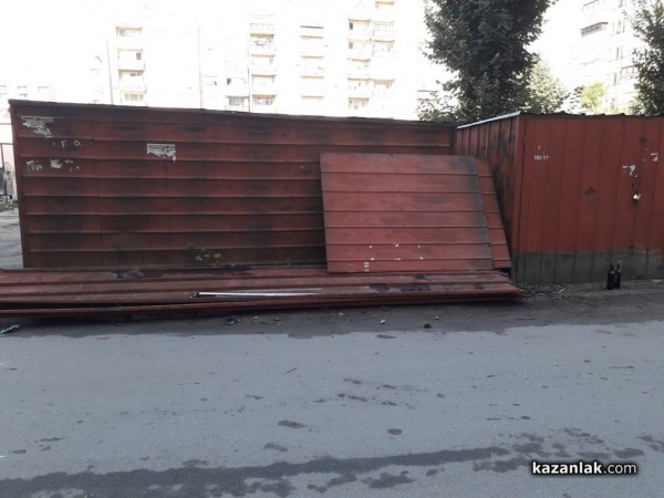 Общината започна премахването на нерегистрирани и неплатени гаражи