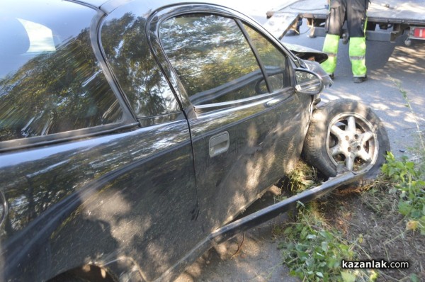 Мъж се блъсна в мантинела преди час