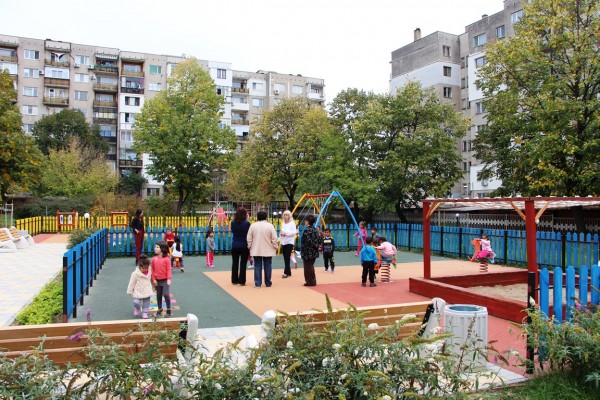 Заместник-министърът на МРРБ Деница Николова откри обновената ДГ №11 „Слънце“ в Казанлък