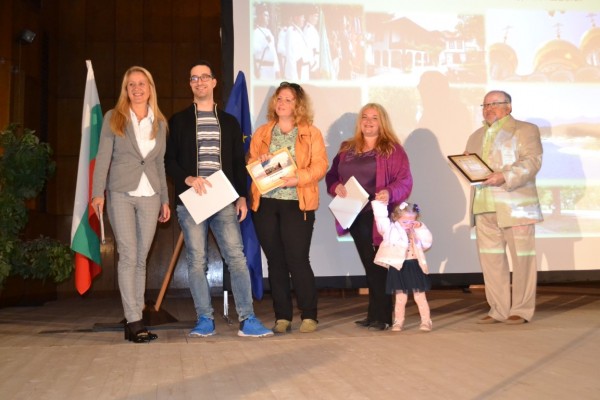 Екипът на администрацията работи като едно цяло в полза на гражданите