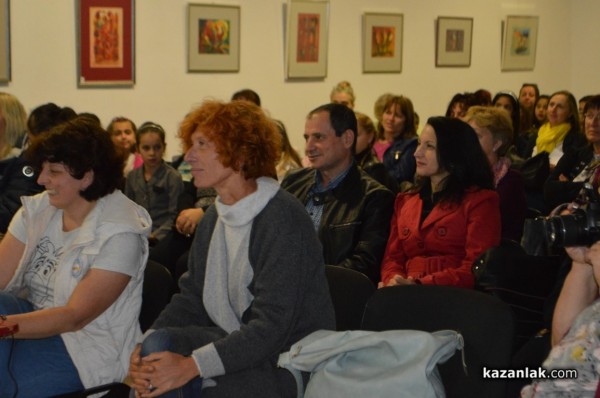 Проект „Библиотеката-моята първа сцена“ доближи децата до изкуството 