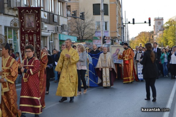 Чудотворната икона вече е в Казанлък