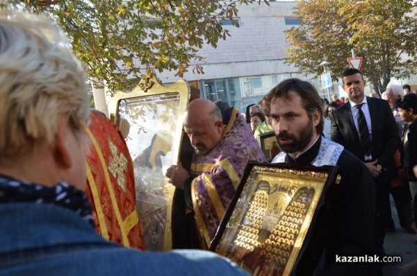 Чудотворната икона вече е в Казанлък