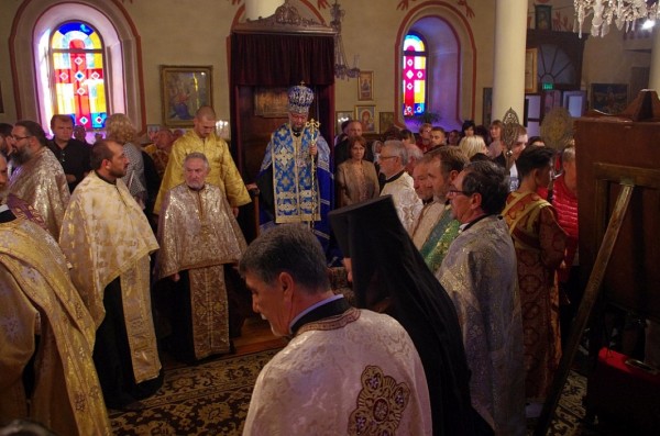 Казанлък посрещна иконата на Света Богородица Скоропослушница