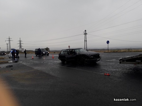 Катастрофа с пострадали на разклона за Шейново до Шипка