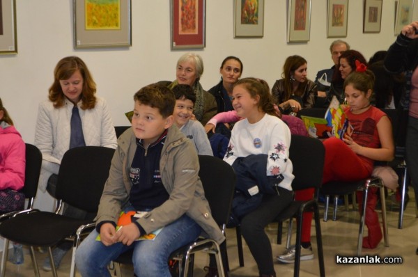 Цвят и настроение в сборника с детски творби “Цветовете на лятото“