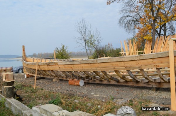 Птицеглавият тракийски кораб ще презимува на сух док 