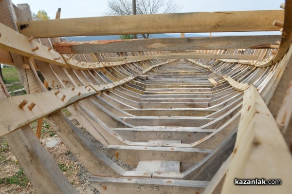 Птицеглавият тракийски кораб ще презимува на сух док 