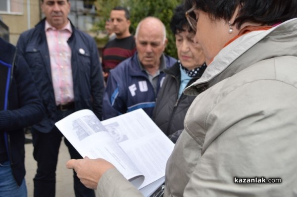 Ангел Джамбазки на среща с граждани от кв. Изток