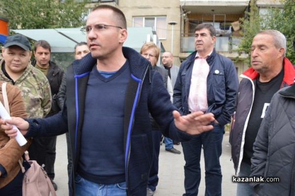 Ангел Джамбазки на среща с граждани от кв. Изток