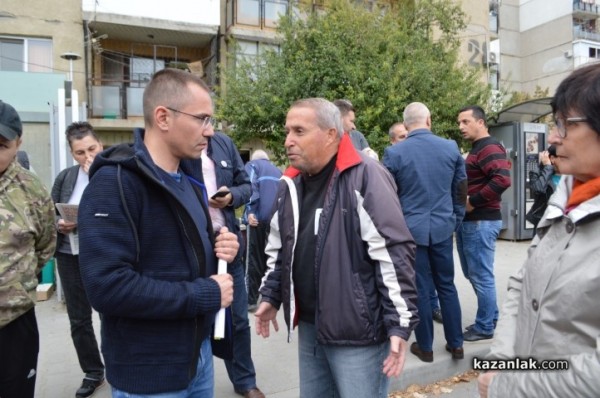 Ангел Джамбазки на среща с граждани от кв. Изток