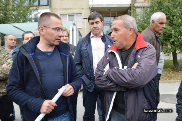 Ангел Джамбазки на среща с граждани от кв. Изток